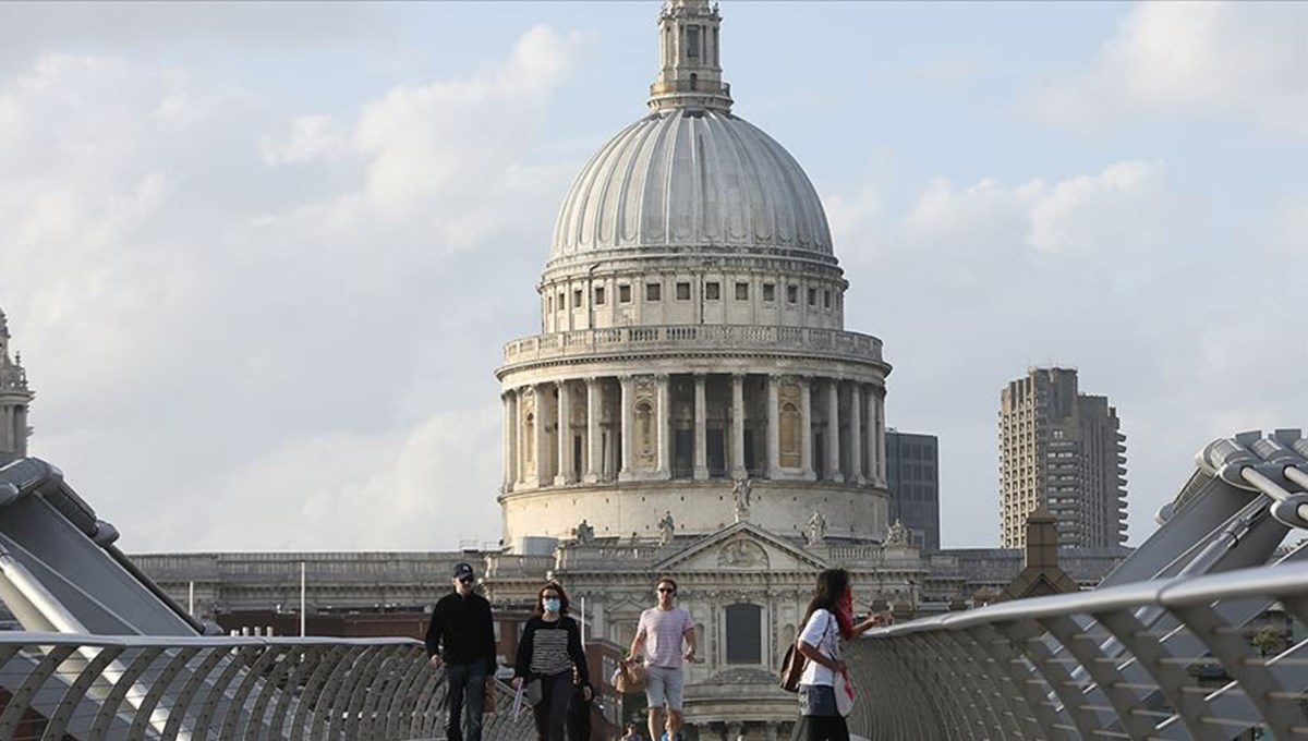 İngiltere Merkez Bankası Başkanı: Brexit ve Covid-19 belirsizlikleri artırdı