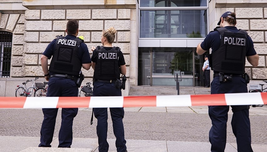 Almanya'da aile faciası: Önce çocuklarını öldürdü, sonra kendini astı