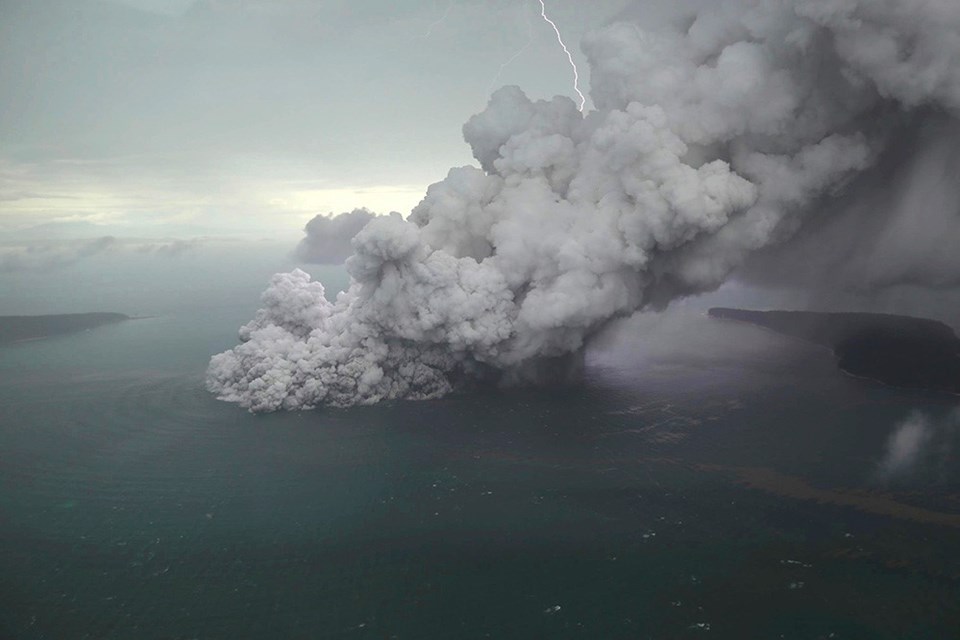 Tsunamiye neden olan Krakatau'nun alarm seviyesi yüksletildi - 2