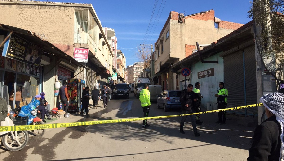 Evin içinde yakılan mangal iki can aldı