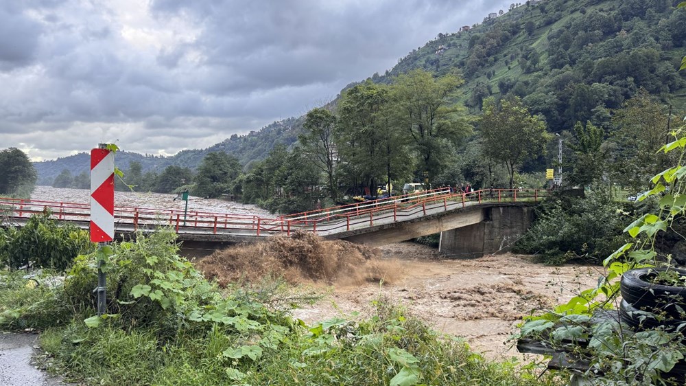 Karadeniz'i sel vurdu: Rize, Giresun ve Artvin'de dereler taştı, yollar kapandı - 4
