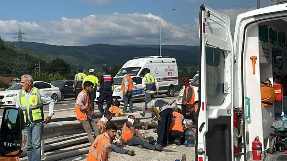 Anadolu Otoyolu'nda otomobil ile kamyonet çarpıştı: Yaralılar var - 3