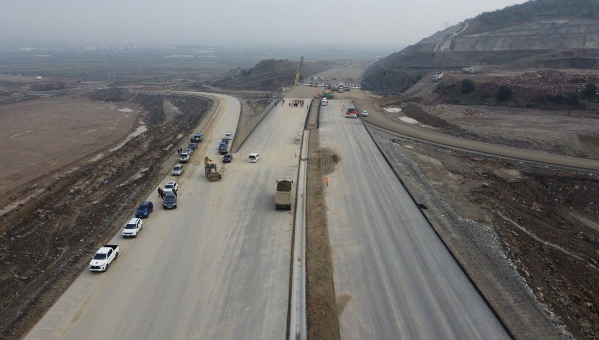 Aydın-Denizli Otoyolu'nun 80 kilometrelik kısmı trafiğe açılacak