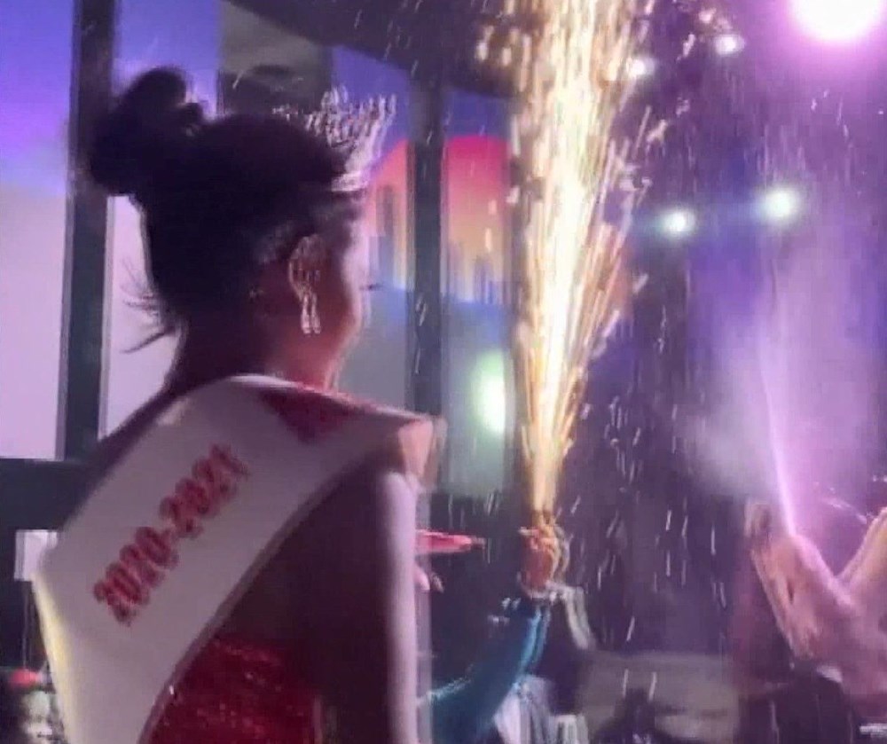 Esenyurt'ta korsan güzellik yarışması: Miss Uganda - 2