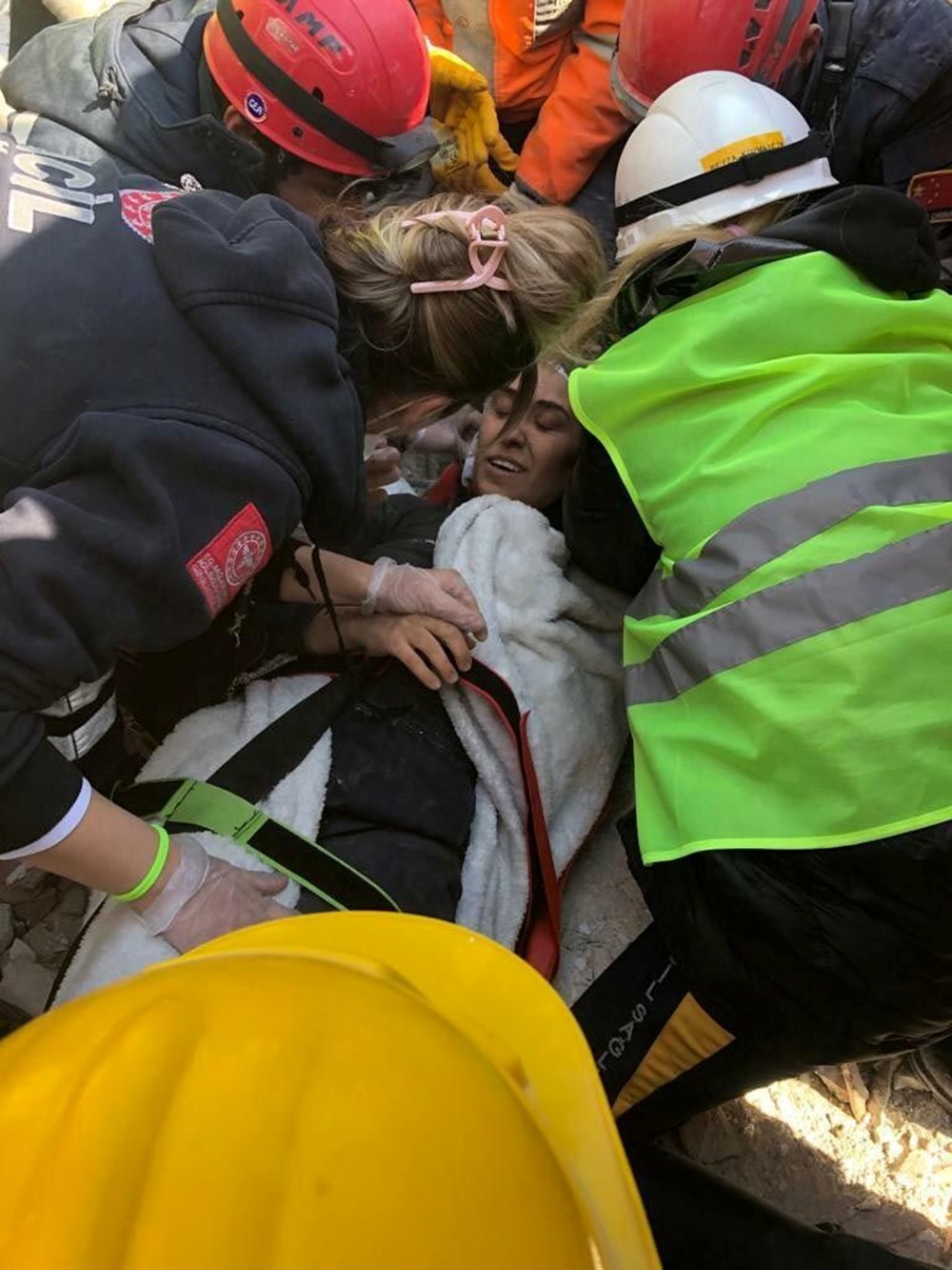 Deprem bölgesinden mucize kurtuluşlar - 59