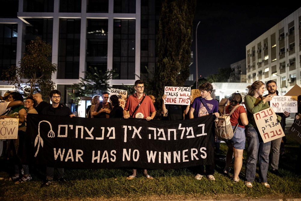 Gazze'de ateşkes isteyen İsrailliler gösteri düzenledi - 1