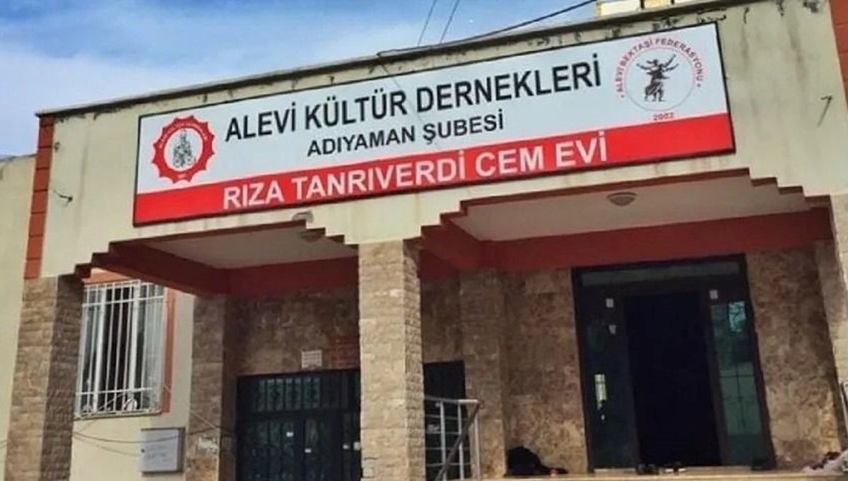 Cemevine biber gazı atıldı Cemevine biber gazı atıldı