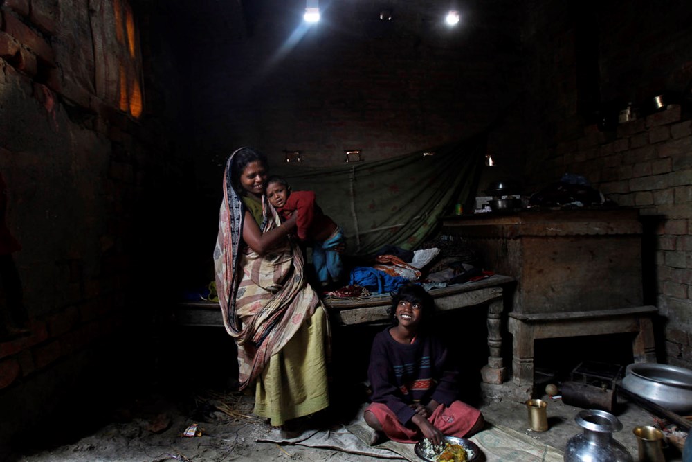 Бедная семья жены. Девушки в Индии бедные. Индийские девушки бедные. Бедная индианка.