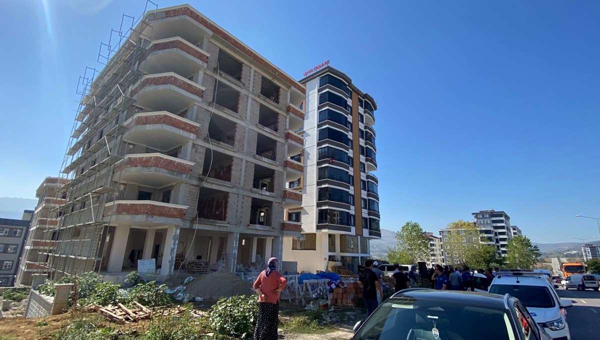 Asansör boşluğuna düşüp öldü