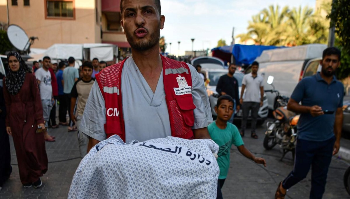 İsrail'in Gazze'ye saldırılarında 105. gün: Nasr Hastanesi'nden kaçış sürüyor İsrail'in Gazze'ye saldırılarında 105. gün: Nasr Hastanesi'nden kaçış sürüyor