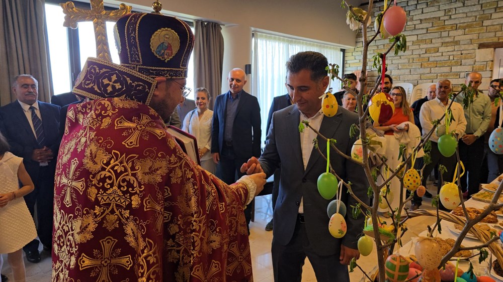 Türkiye'nin tek Ermeni mahallesinde Paskalya ayini: İlahiler okundu, mumlar yakıldı 71 2hAv3PvK6EWsGvq9pUHaAQ