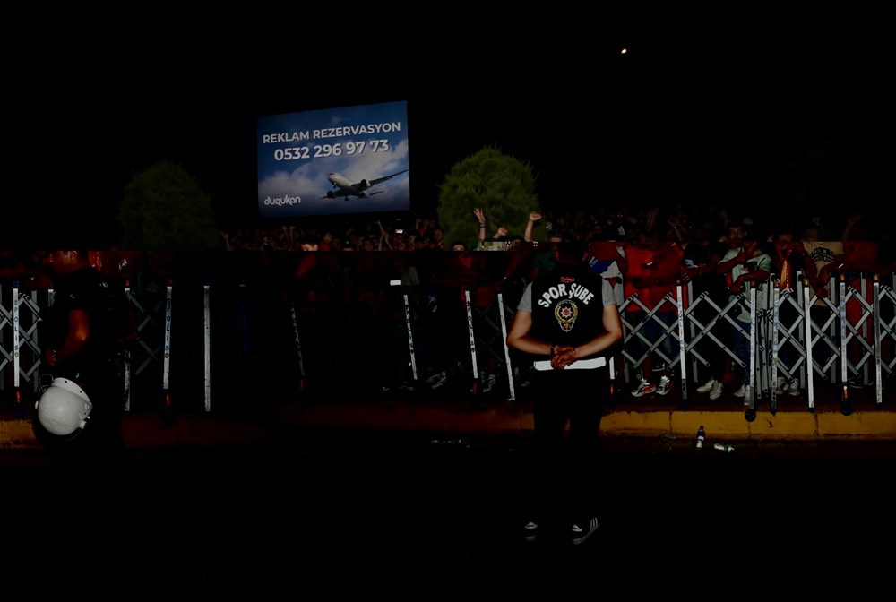 Galatasaray'ın transfer görüşmelerine başladığı Wilfried Zaha, İstanbul'a geldi - 8