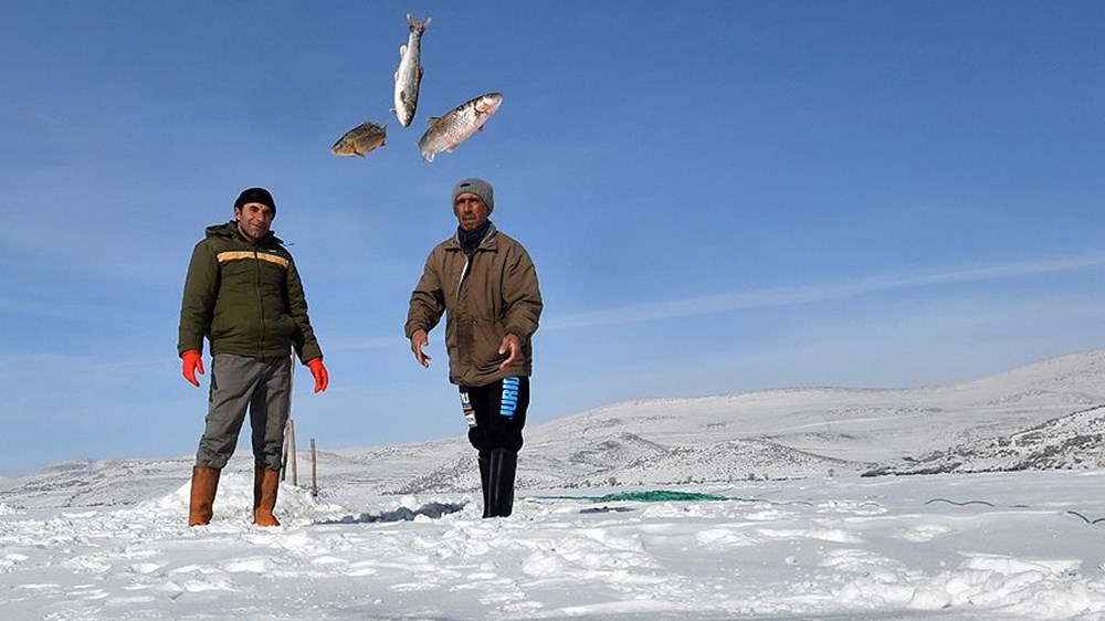 Donan Çıldır Gölü'nde Eskimo usulü balık avı - 11