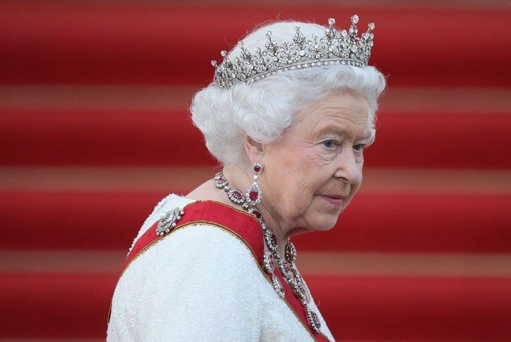 Kraliçe Elizabeth'in Barbie bebeği çıkarıldı - 5