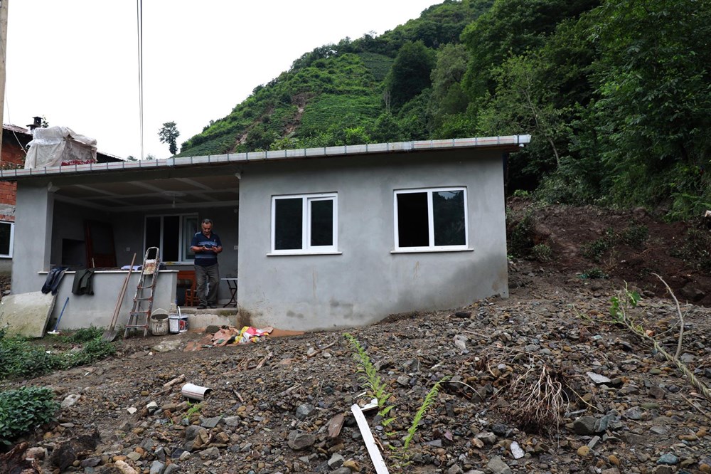 Rize'de heyelan: Okulun bahçesi çöktü - 6