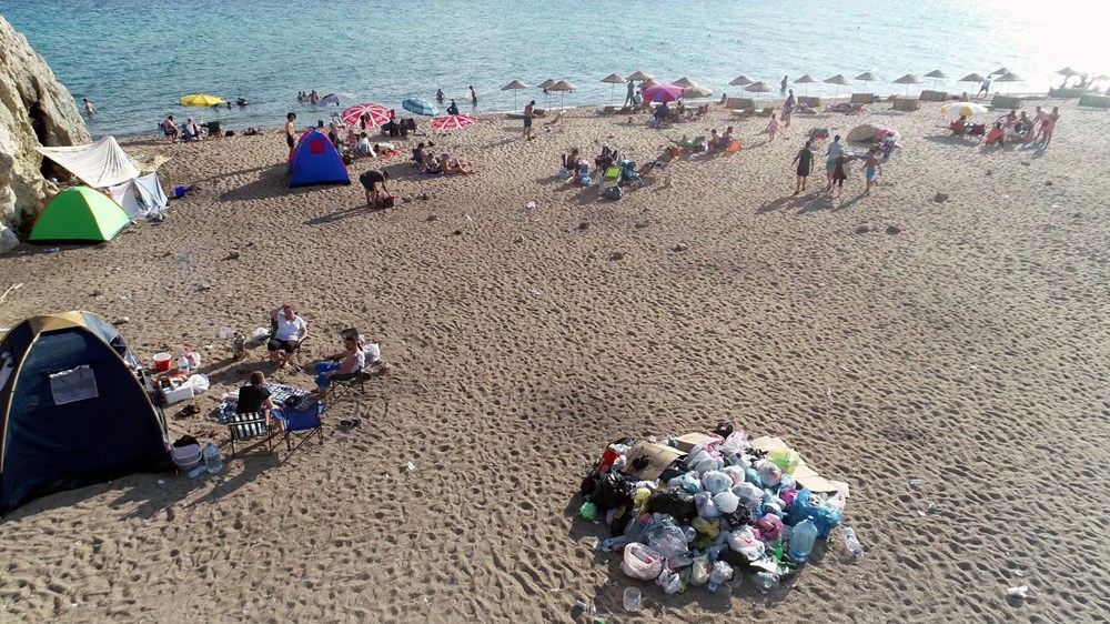 İtalyan koyu, tatilcilerin atıklarıyla çöplüğe döndü - 20