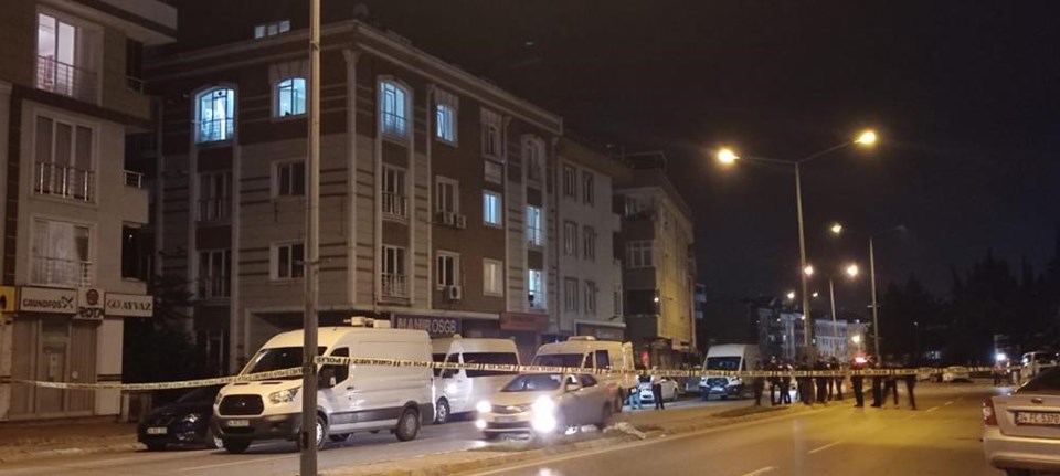 Beylikdüzü'nde anne ve oğlu evde ölü bulundu - 1