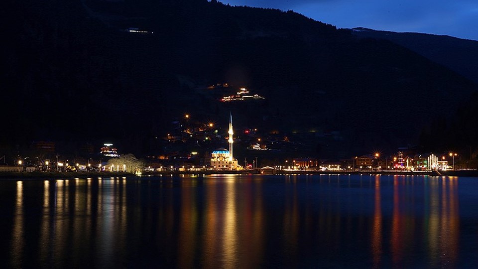 Trabzon'un simgelerinden Uzungöl'ün gecesi de ayrı güzel - 2