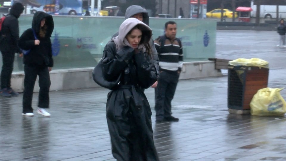 Dün bahar, bugün kış: İstanbul bir günde 15 derece soğudu - 2