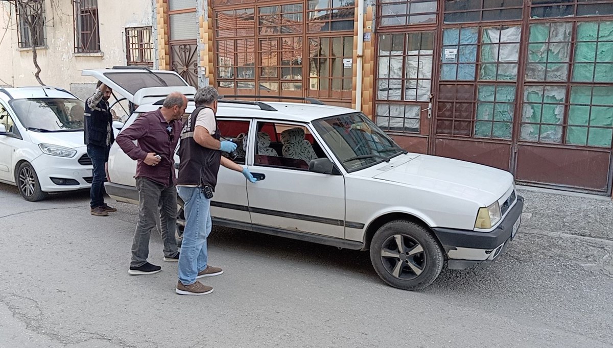 Çaldıkları aracı gezdikten sonra bırakıp kaçtılar Çaldıkları aracı gezdikten sonra bırakıp kaçtılar