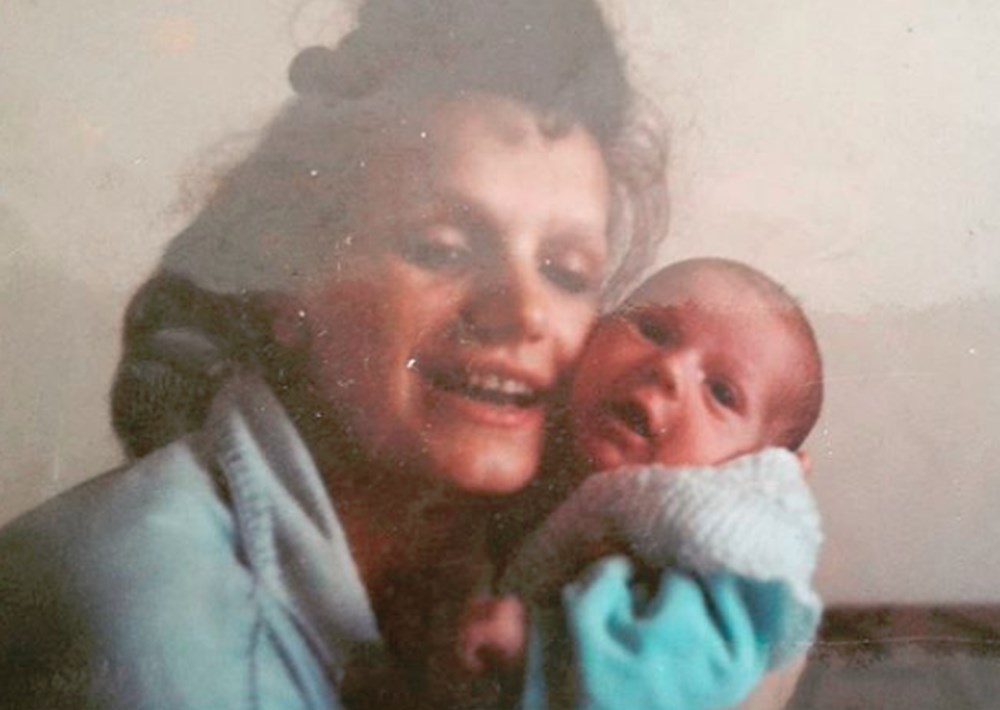 Cenk Eren'den Ajda Pekkan paylaşımı: Ben yaşlandım o hala genç (Ünlülerin çocukluk ve gençlik halleri) - 448