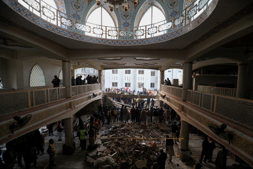 Pakistan'da camiye bombalı saldırı: 59 ölü, 157 yaralı - 1
