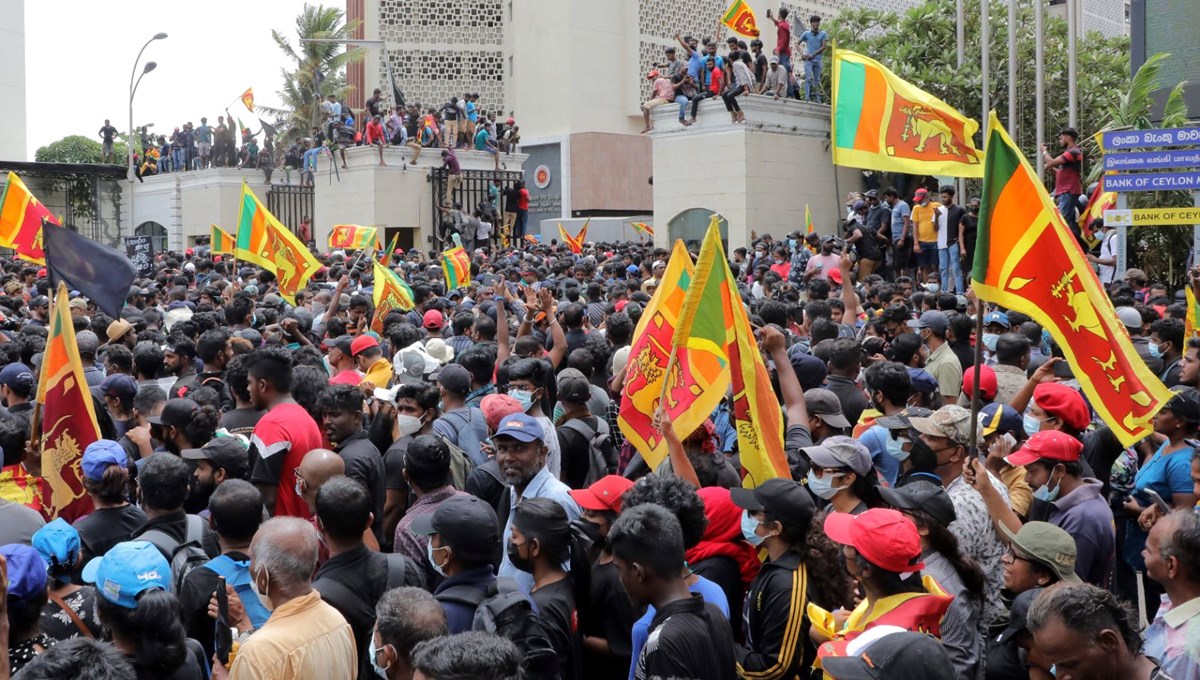 Sri Lanka'da son durum: Başbakan ve Devlet Başkanı'ndan istifa kararı