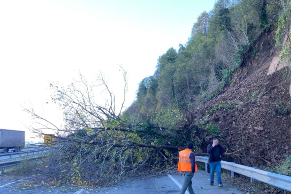 Karadeniz Sahil Yolu'nda heyelan - 3