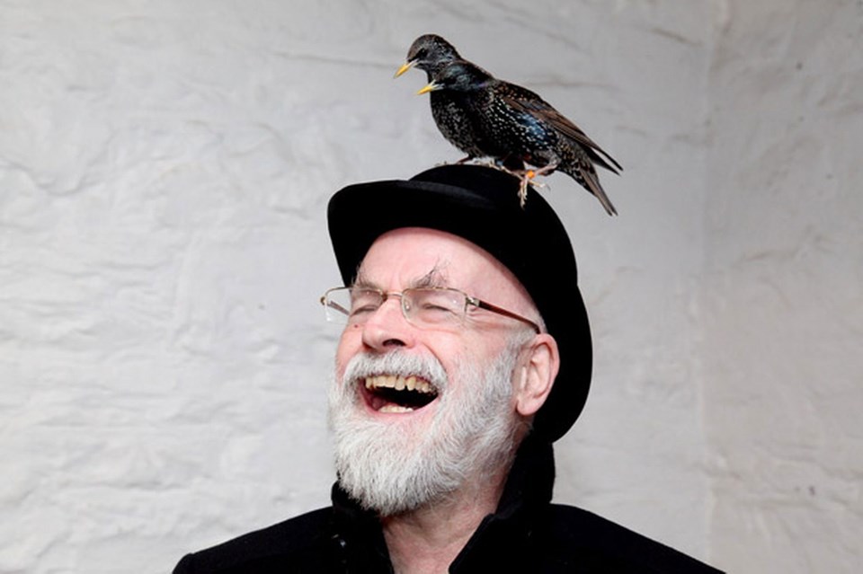 ‘Diskdünya’nın yazarı Terry Pratchett öldü, Diskdünya öksüz kaldı - 1