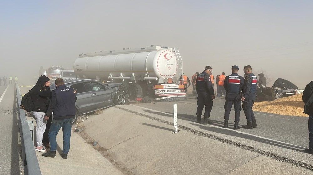 Konya'da kum fırtınası zincirleme kazaya neden oldu - 2