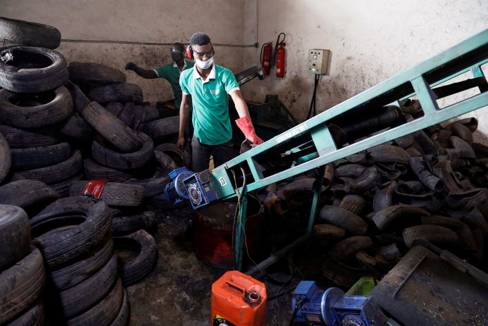 Nijerya’da ‘siyah altın’ girişimi: Kullanılmış lastikler geri dönüşüme kazandırılıyor - 14