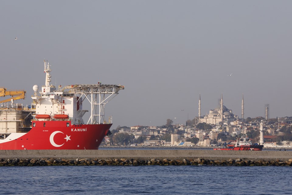 Türkiye'nin 3. sondaj gemisi Kanuni Karadeniz'e uğurlandı - 1
