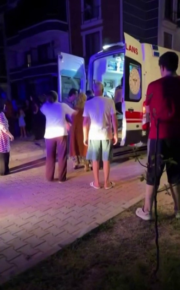 3 genç kız arkadaşın ev partisi kabusa döndü.