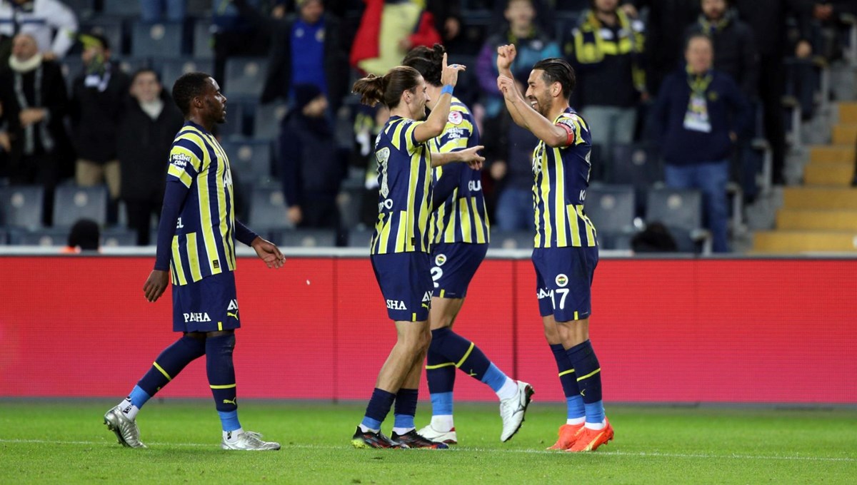 Fenerbahçe'de Trabzon kafilesi açıklandı: Peres, Alioski, Pedro ve Arda Güler kadroda yok