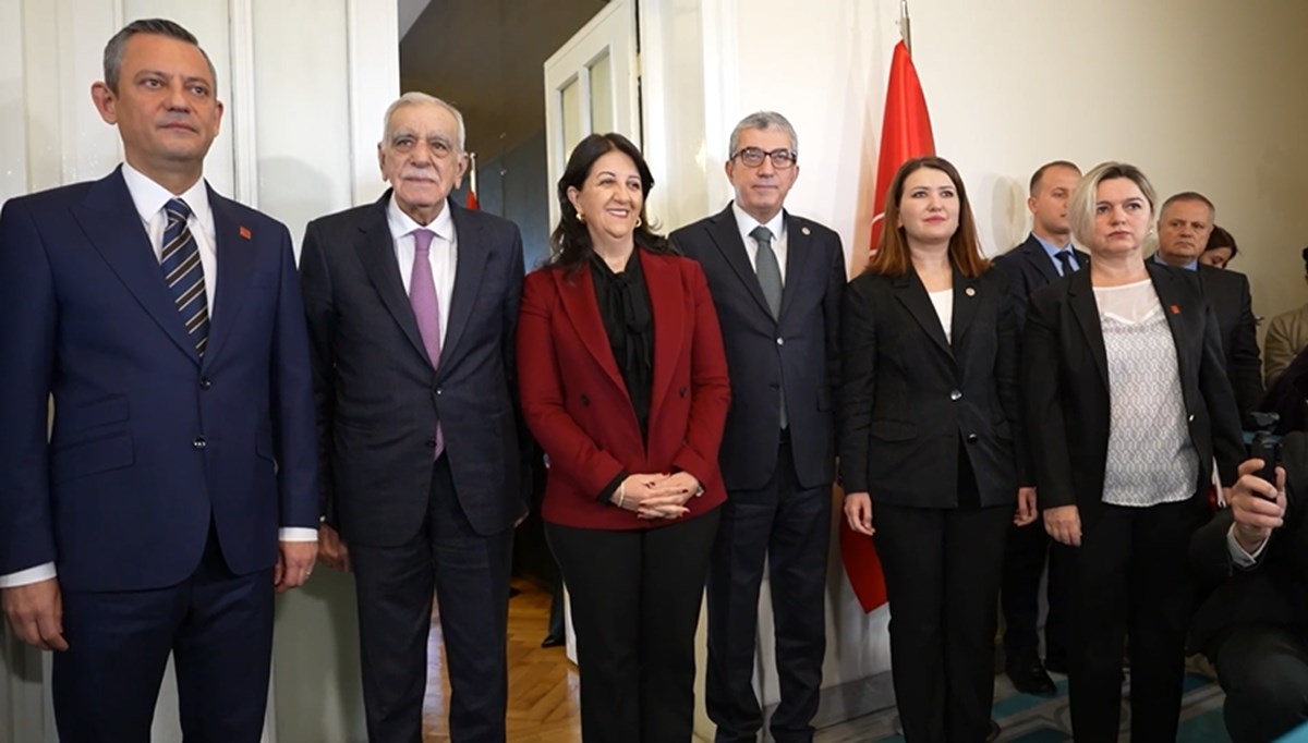 İmralı sonrası görüşme turu: CHP-DEM Parti görüşmesi sona erdi İmralı sonrası görüşme turu: CHP-DEM Parti görüşmesi sona erdi