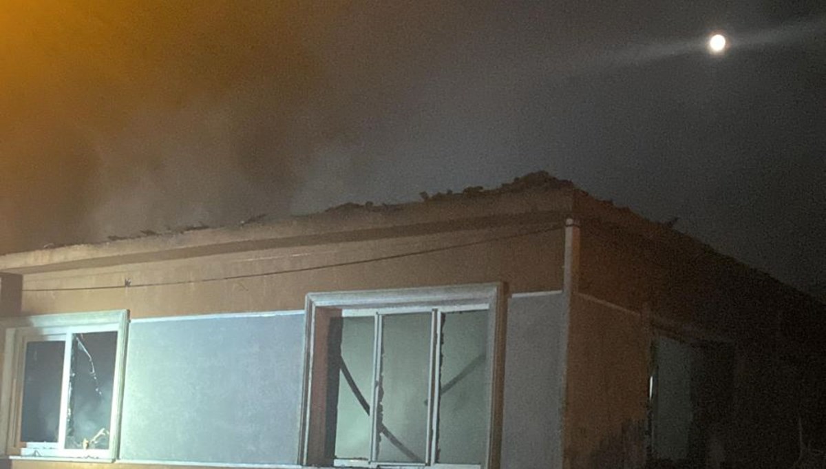 Tekirdağ'da şömineden yangın çıktı: Ev kullanılamaz hale geldi Tekirdağ'da şömineden yangın çıktı: Ev kullanılamaz hale geldi