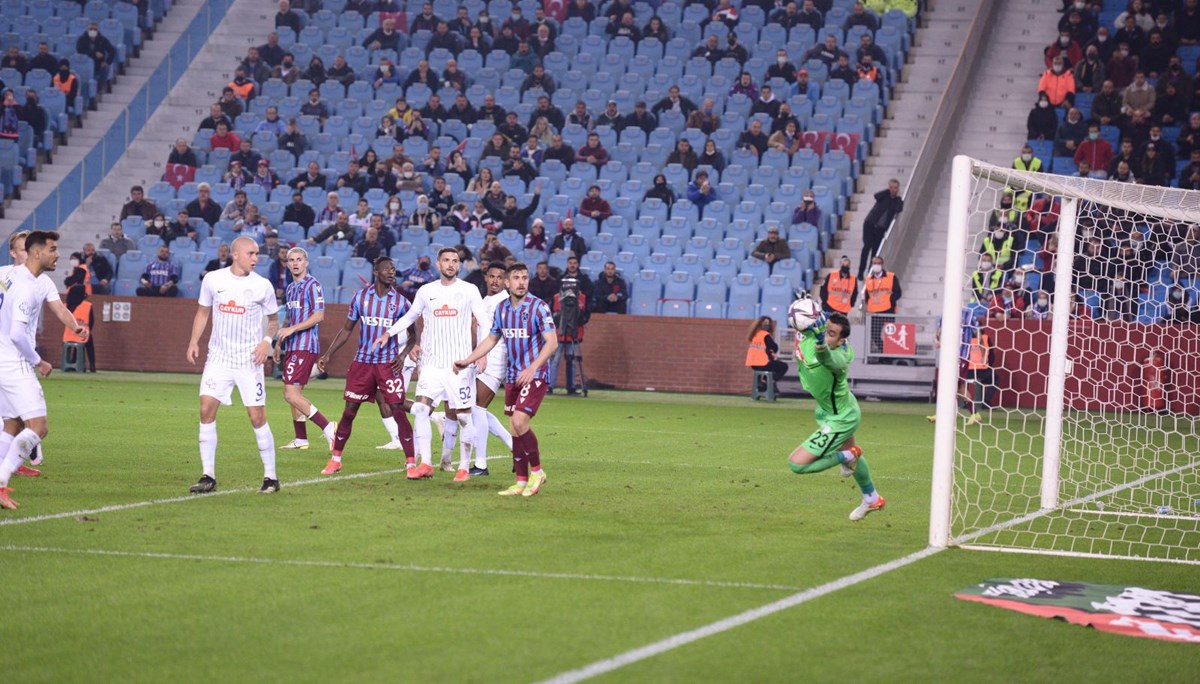 Trabzonspor, Çaykur Rizespor engelini 2 golle aştı