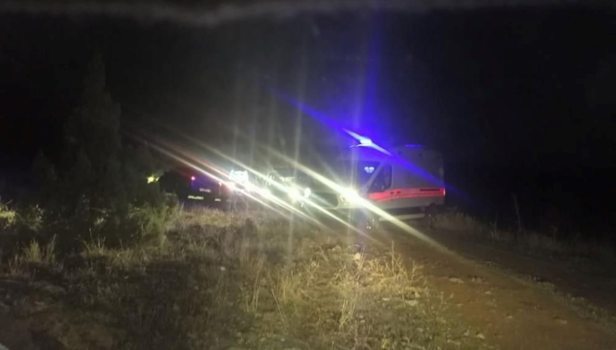 Cesedi yol kenarına atıp karakola gidip teslim oldular Cesedi yol kenarına atıp karakola gidip teslim oldular