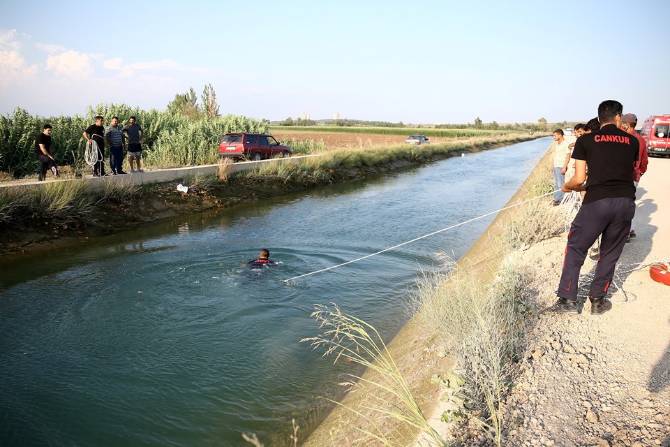 Adana'da sulama kanalına giren genç hayatını kaybetti - 1