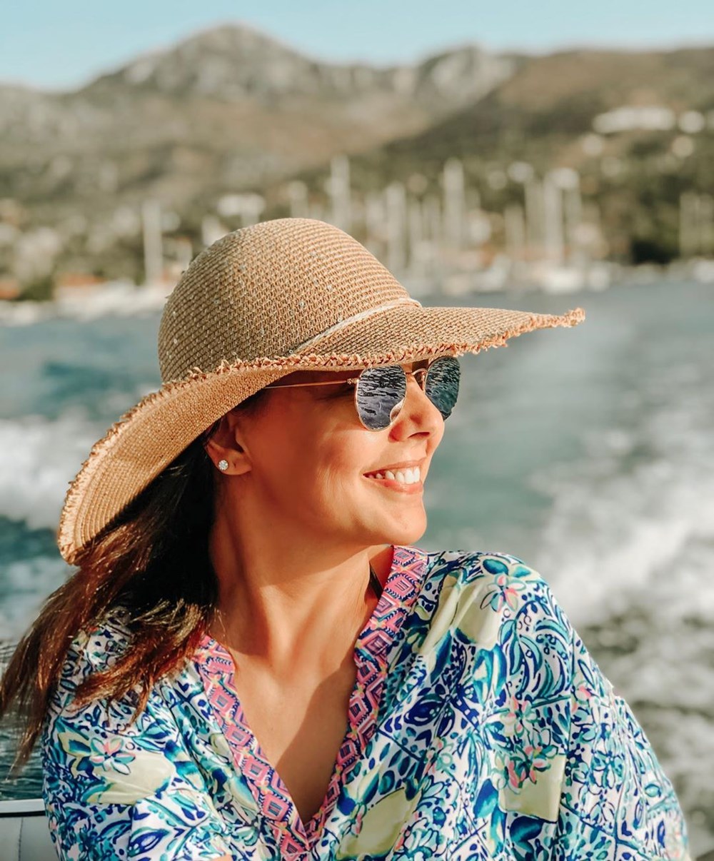 Nilgün Belgün takipçilerini geçmişe götürdü: Bu fotoğraf Marmaris'te çekildi (Ünlülerin çocukluk ve gençlik halleri) - 346