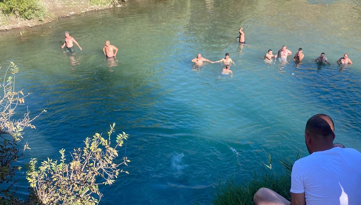 Tunceli'de serinlemek için çaya giren iki arkadaştan biri boğuldu