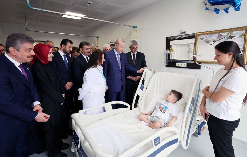 Cumhurbaşkanı Erdoğan'dan hastalara ziyaret 76