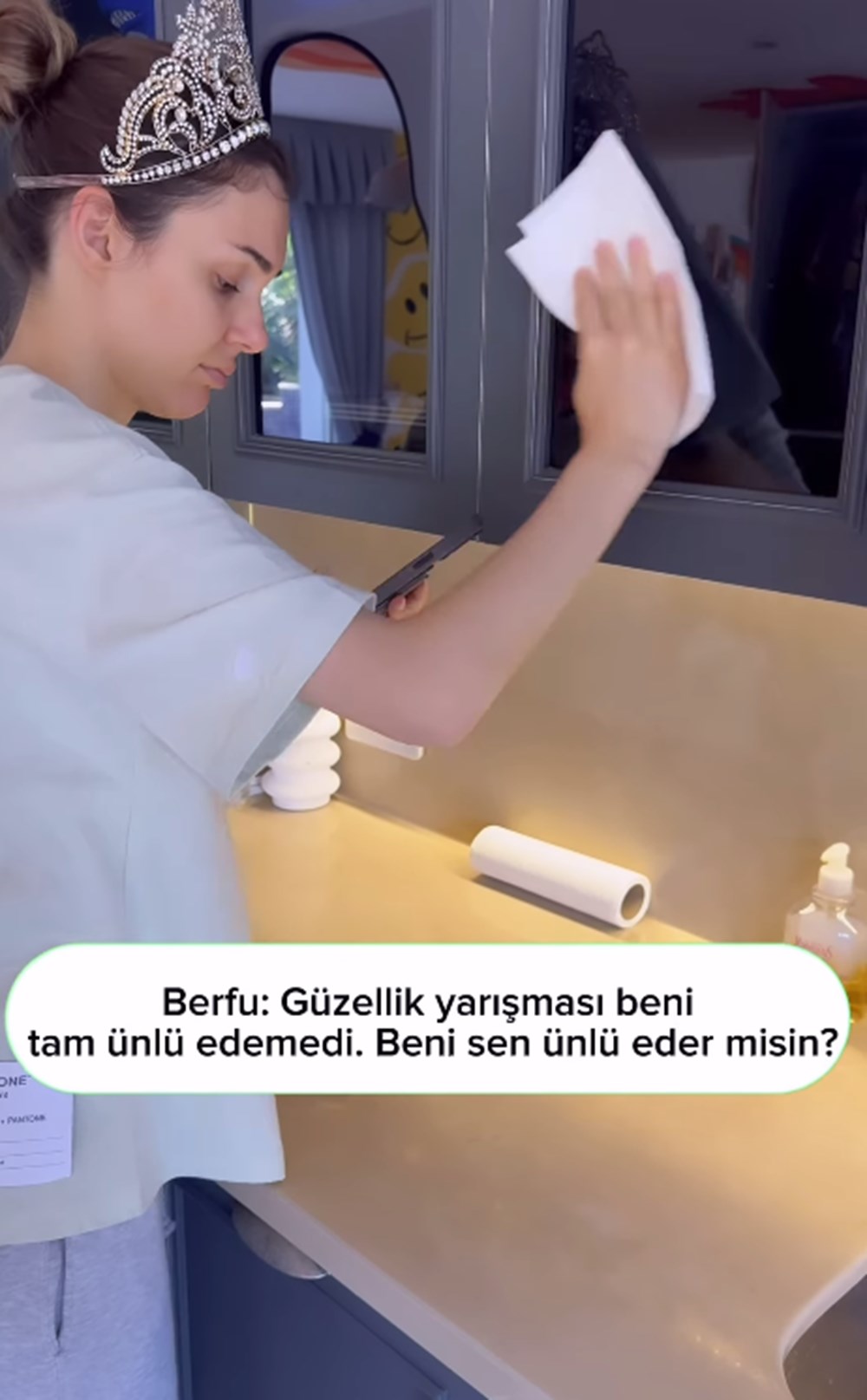 Berfu Yenenler "Ünlü olmak hiç aklımda yoktu" dedi: Hülya Avşar'ın yorumu gündem oldu - 5