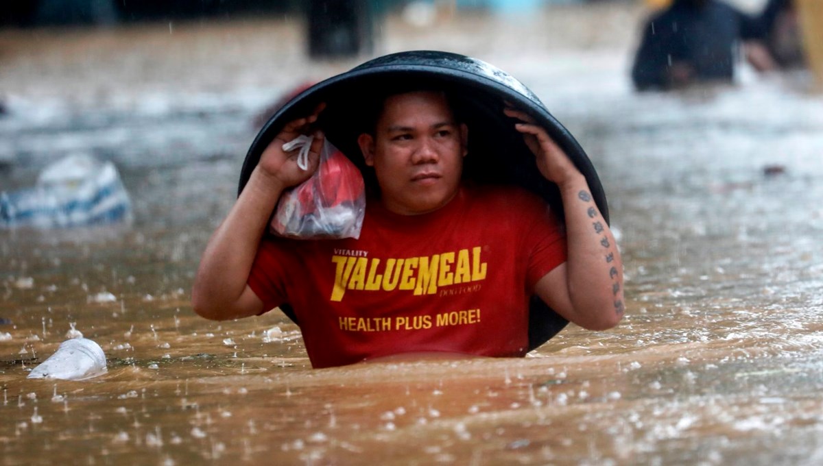 Filipinler'de fırtına: 11 kişi hayatını kaybetti Filipinler'de fırtına: 11 kişi hayatını kaybetti