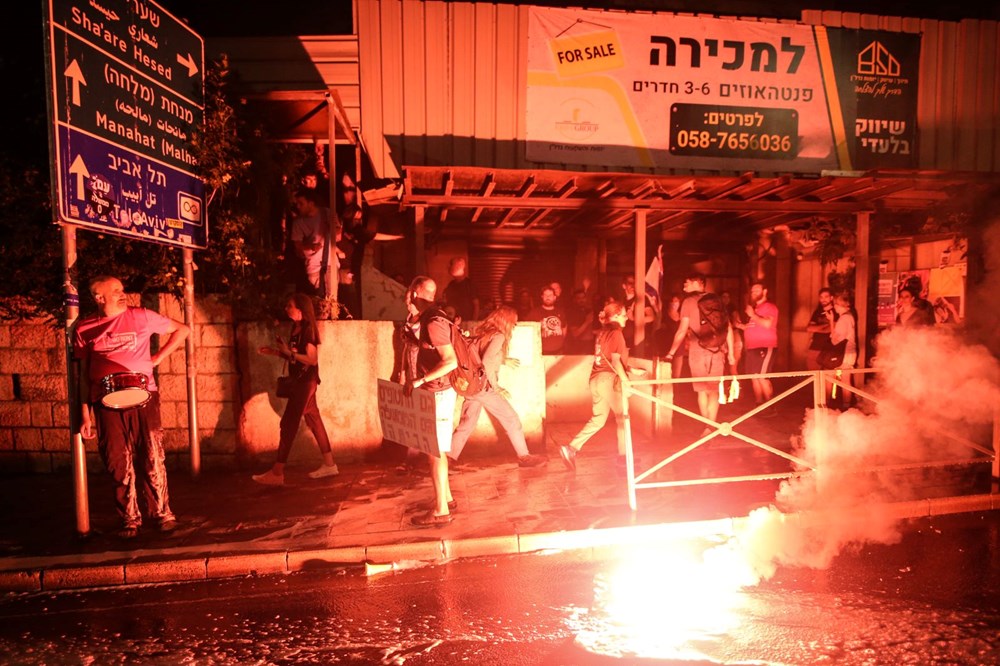 On binlerce İsrailli sokaklarda: Netanyahu'ya istifa çağrısı - 3