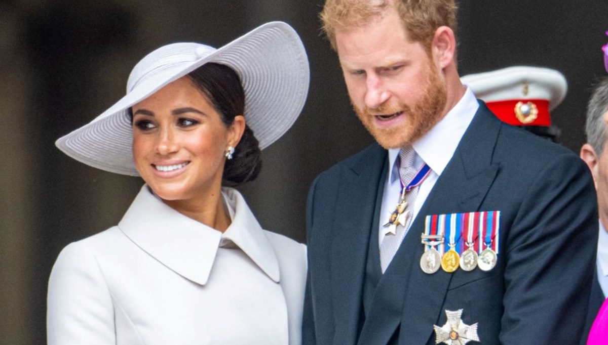 Özel jetle uçan Meghan Markle ve Prens Harry'ye ikiyüzlülük suçlaması