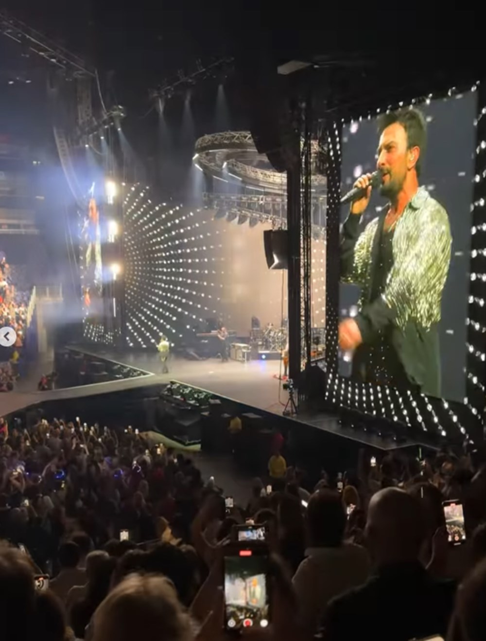 Tarkan konserine giden Zerrin Tekindor: 20 bin kişiyle birlikte unutulmaz bir gece! - 2