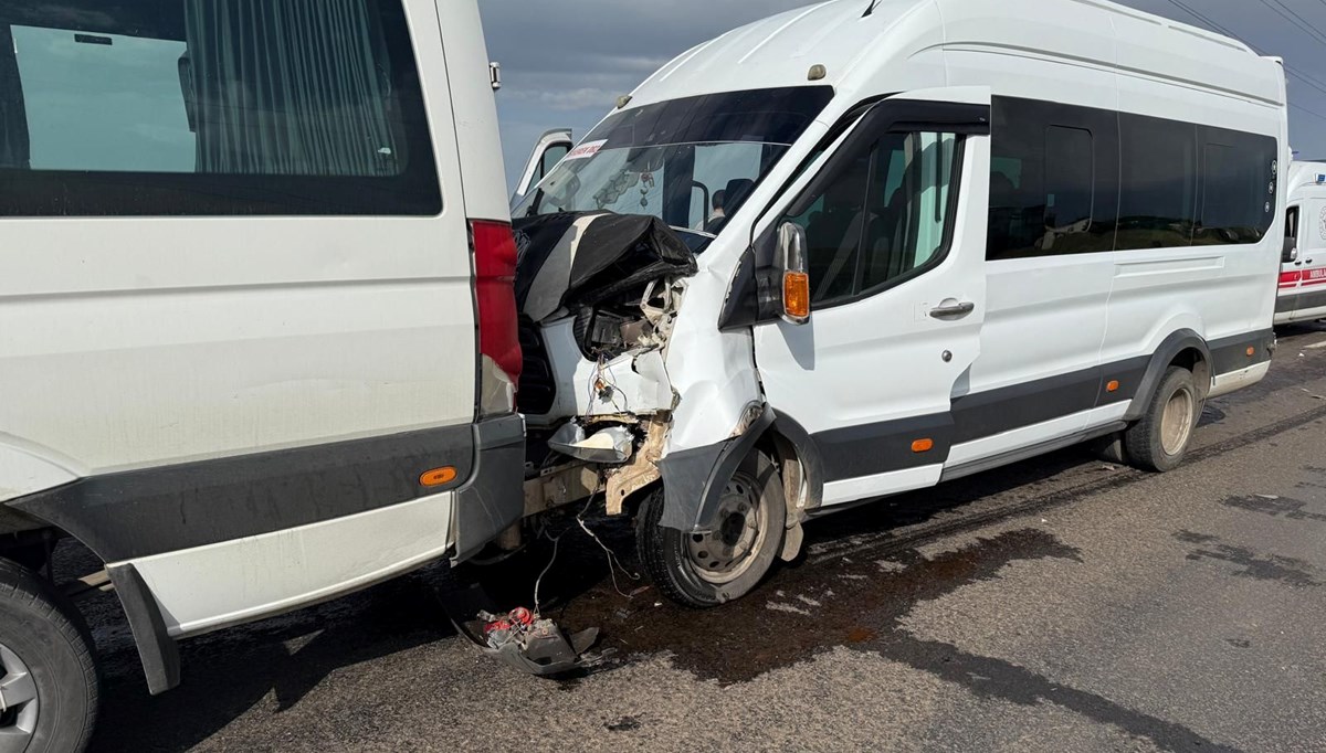 Şanlıurfa'da servis araçları çarpıştı: 28 yaralı
