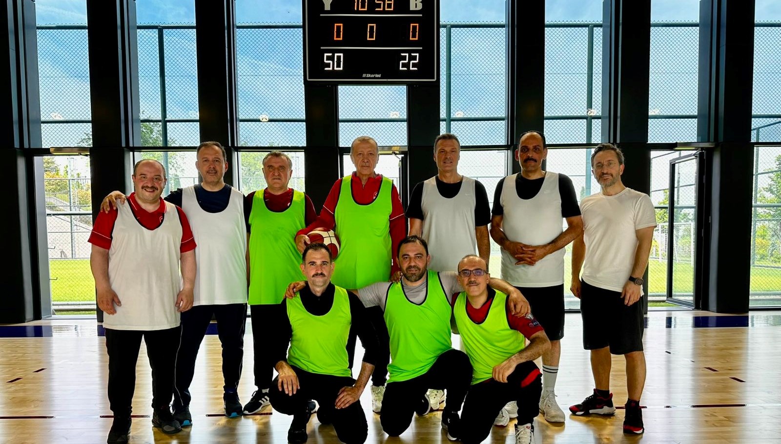 Cumhurbaşkanı Erdoğan basketbol oynadı - Son Dakika Türkiye Haberleri | NTV  Haber