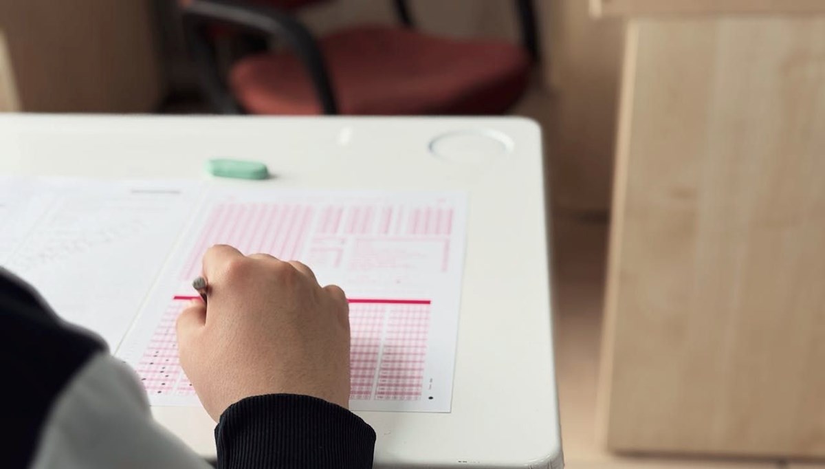 LGS'de kalem ve silgi veriliyor mu? 2025 LGS'ye uçlu kalemle girilir mi, yasak mı?